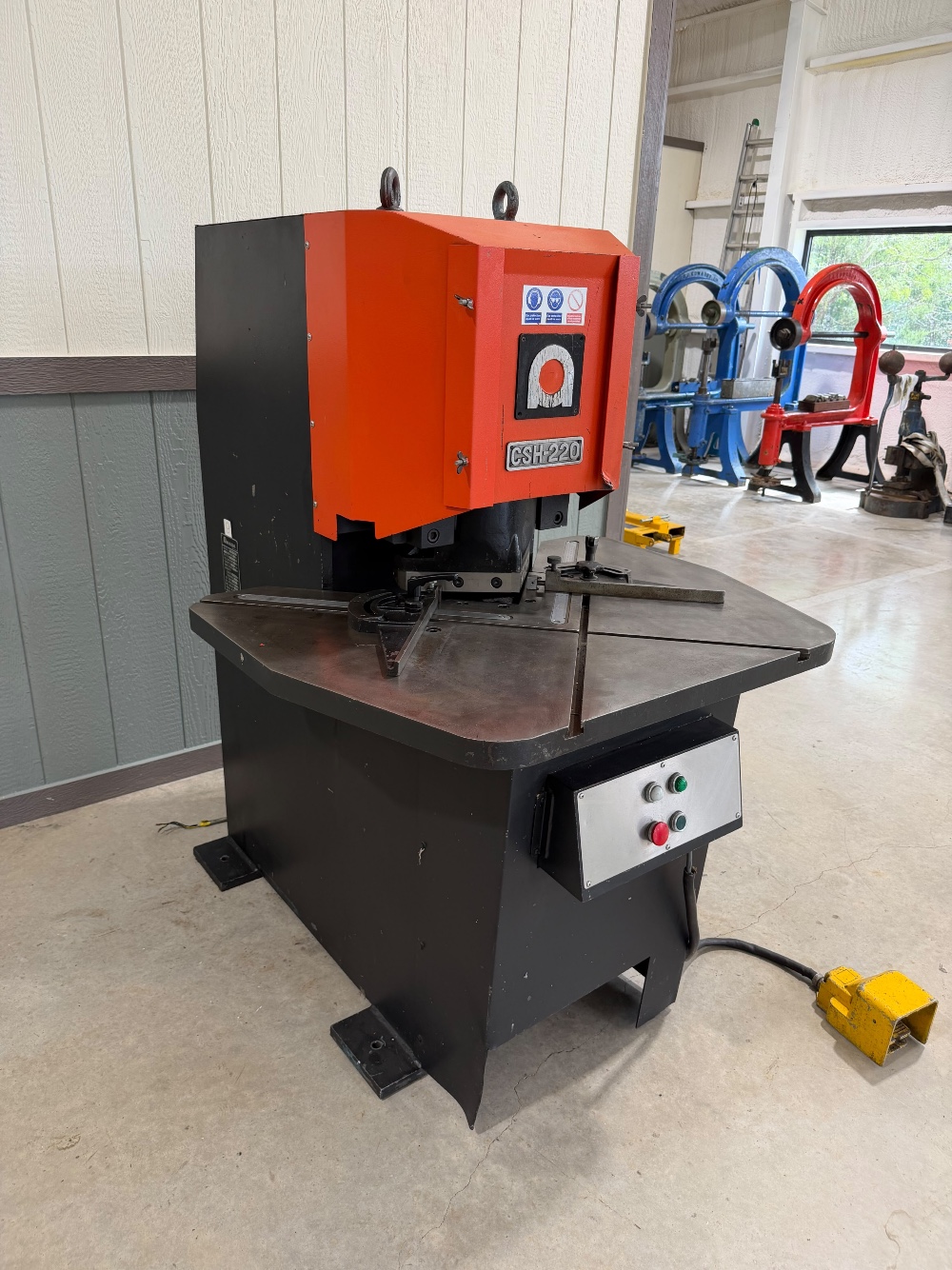 1/4" x 8-5/8" x 8-5/8" Amada #CSH-220, Hydraulic Notching Machine, 3HP (Others Availble) - Image 8