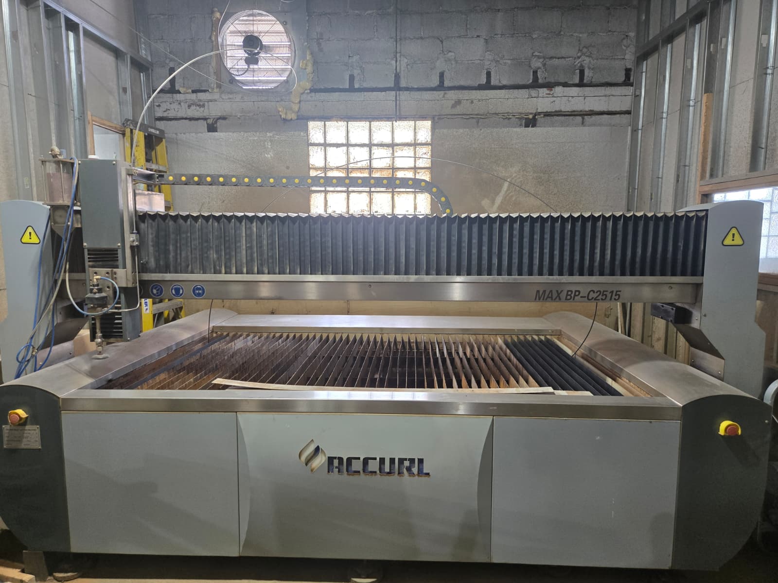 Accurl #Max-BP-C-2515, 50000 PSI Waterjet, 98" x 59" table, 2023, 500hrs of use. - Image 7