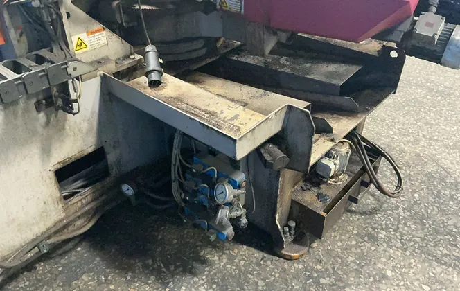 30" Behringer #HBP-310/403GA, horizontal band saw, 7.1 kW, 2560 RPM, 2011 - Image 7