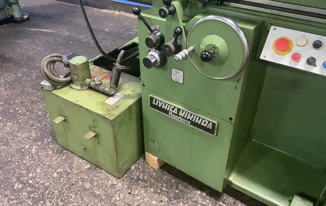 Lztk Livnica Kikinda #A-11-550, cylindrical grinder, steady rest, tailstock, hydraulic unit, 1981 - Image 7