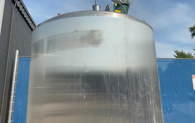 1400 gallon Apache, Stainless Steel mixing tank, dimple jacket, 3.5 HP, 1998 - Image 9