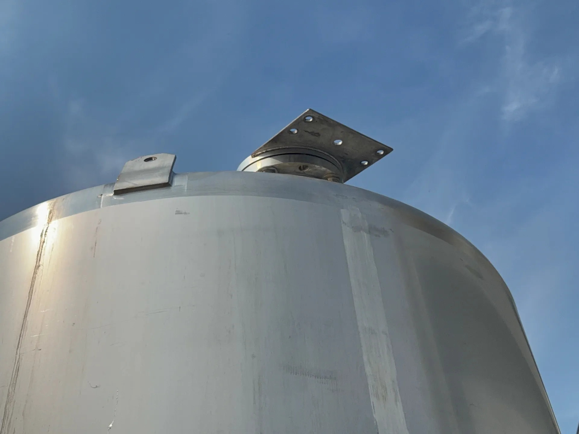 900 gallon Stainless Steel tank, 58" x 84" - Image 2