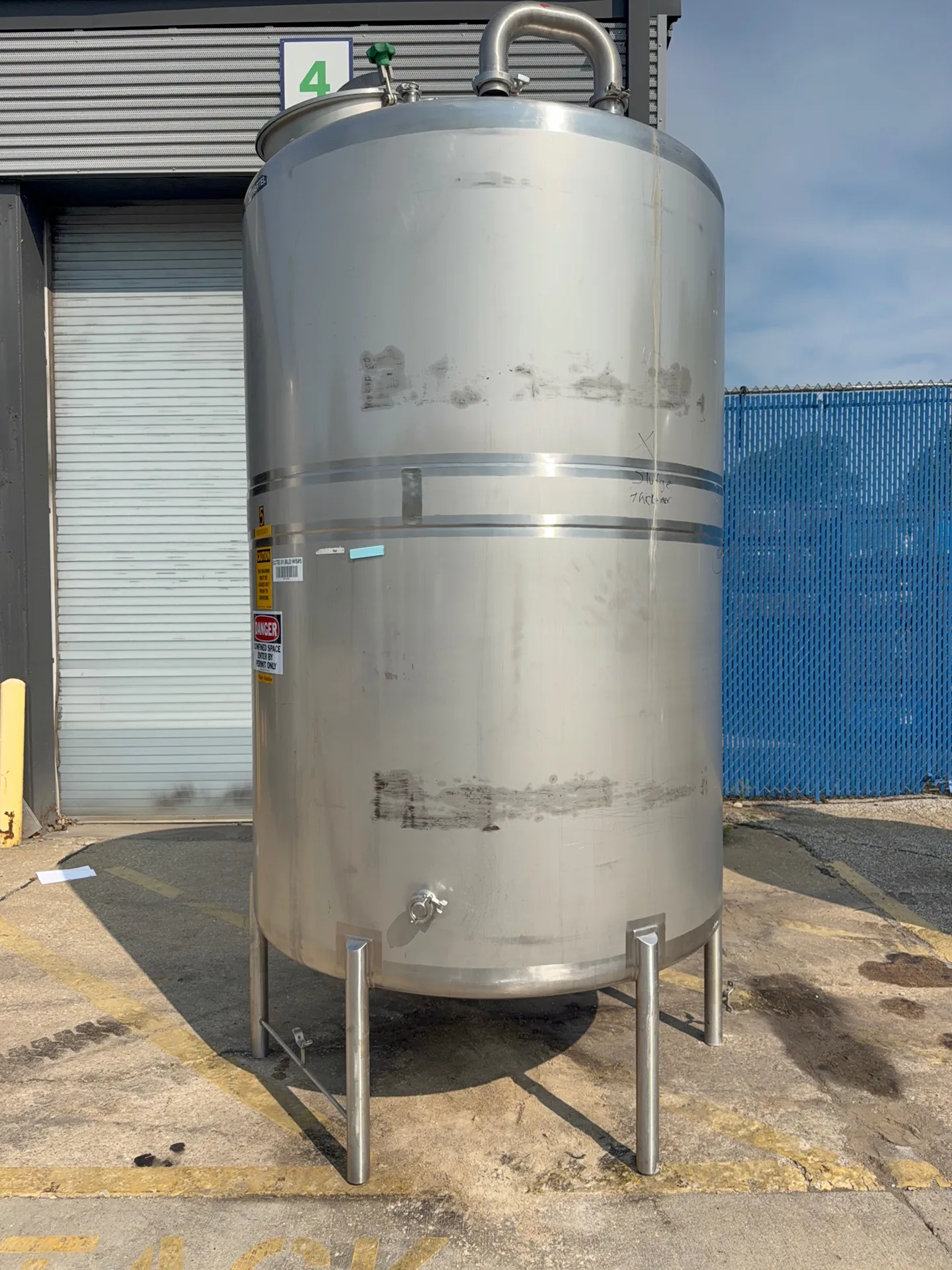 900 gallon Stainless Steel tank, 58" x 84" - Image 5