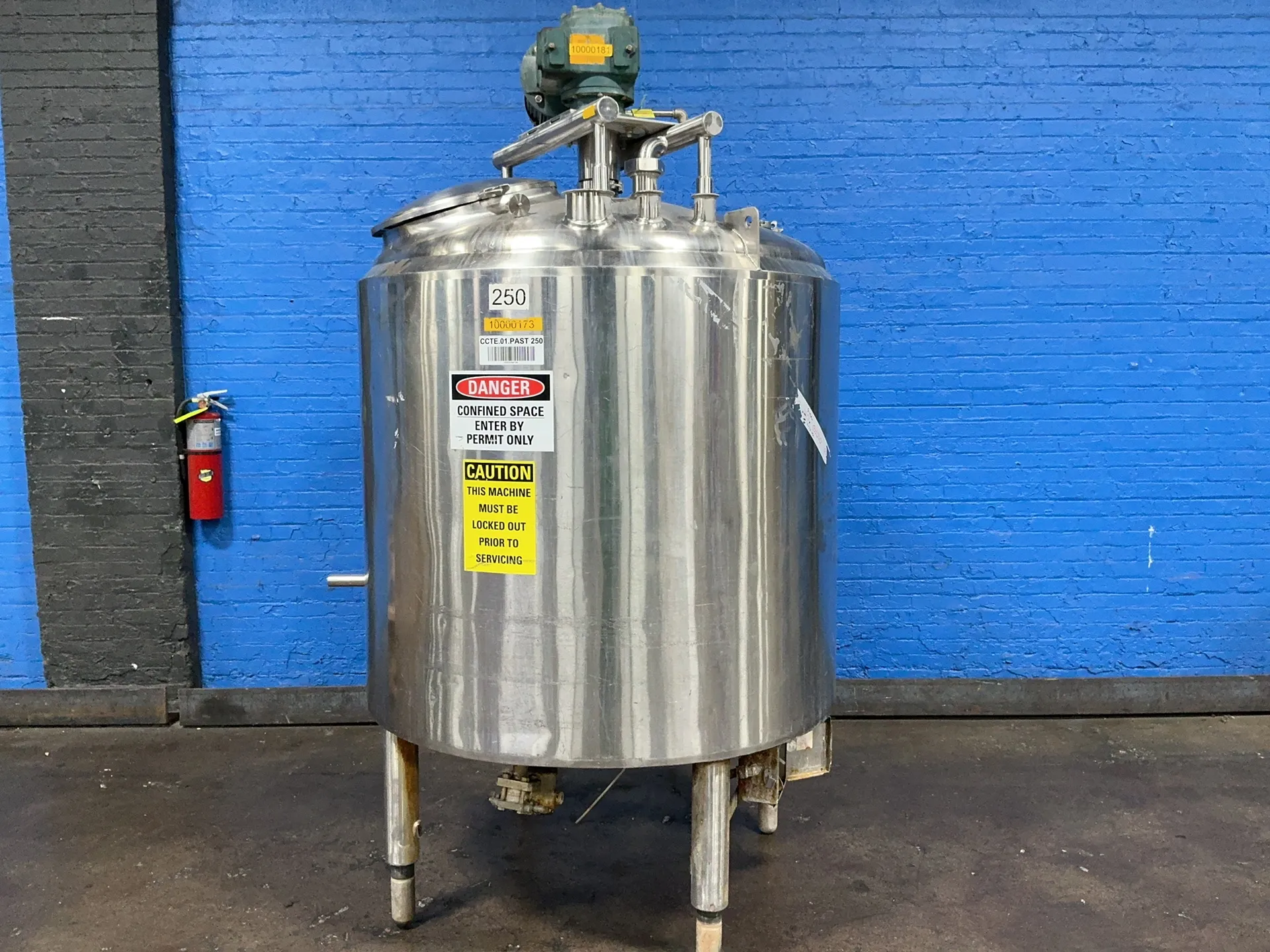 374 gallon Cherry-Burrell #3091, Stainless Steel processing tank, 50" diameter x 44" H, 1989 - Image 2