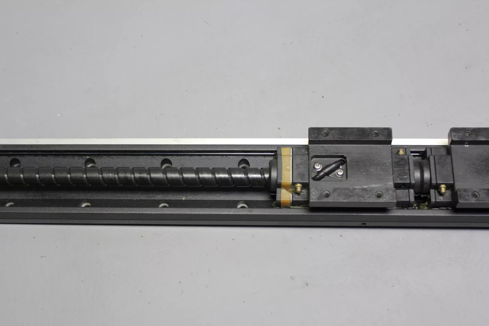 NSK, linear actuator ballscrew stage w/ linear guide, Yaskawa #SGMPH-01BAE41D AC servo motor - Image 6