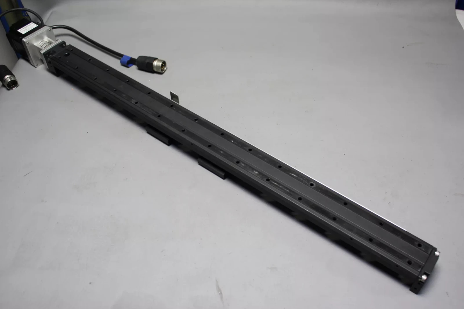 NSK, linear actuator ballscrew stage w/ linear guide, Yaskawa #SGMPH-01BAE41D AC servo motor - Image 9