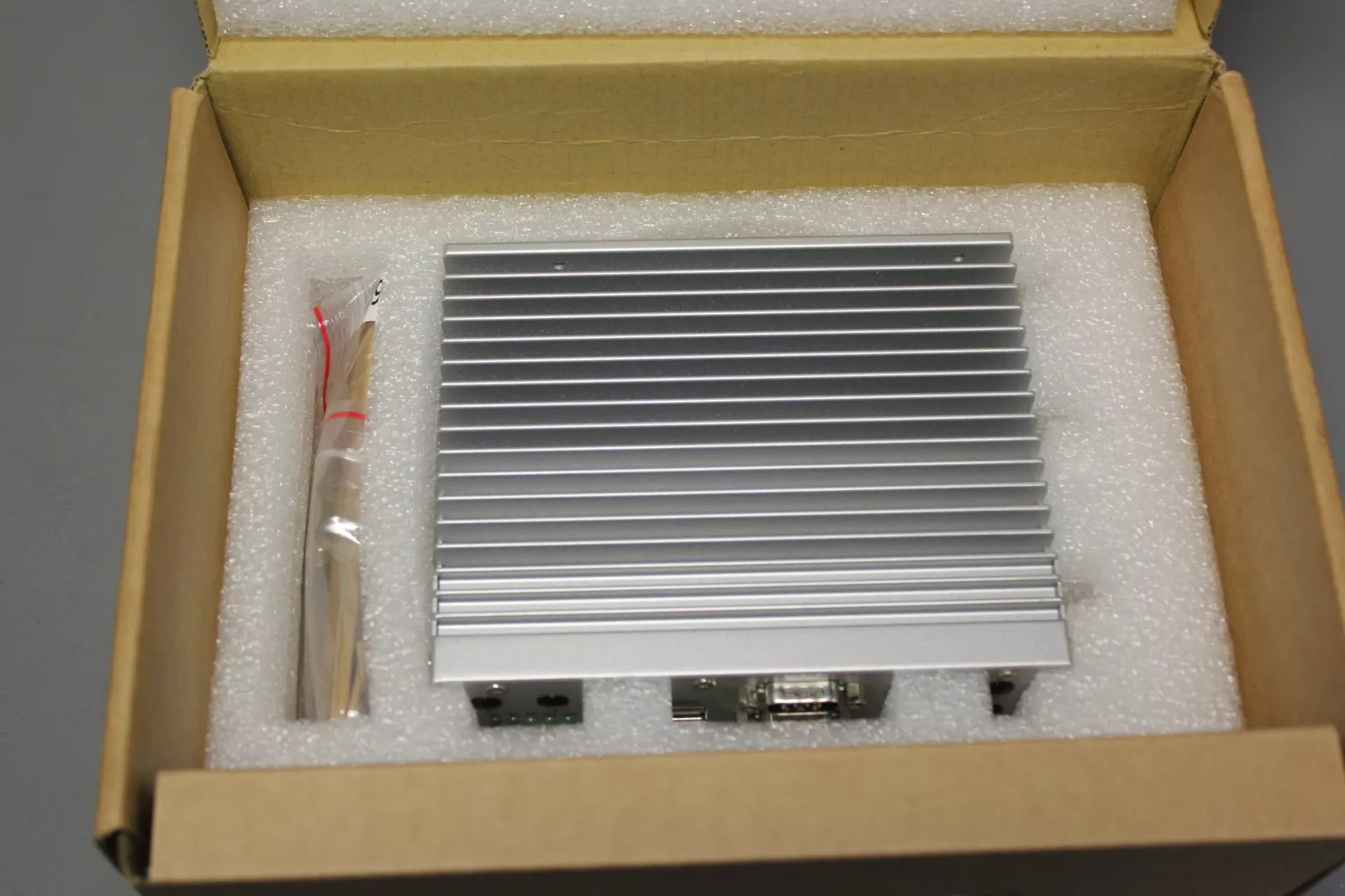Moxa #V2201-E4-T, fanless industrial embedded computer, NEW - Image 5