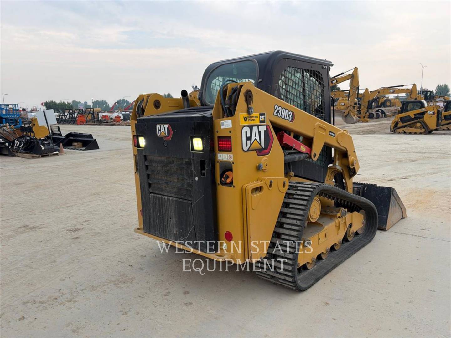 Cat 239D3, 822 hours, S/N: RWK01155, 2023 - Image 2