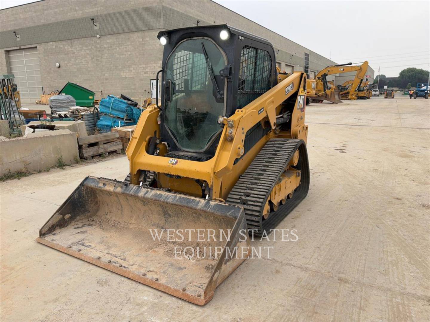 Cat 239D3, 822 hours, S/N: RWK01155, 2023 - Image 4