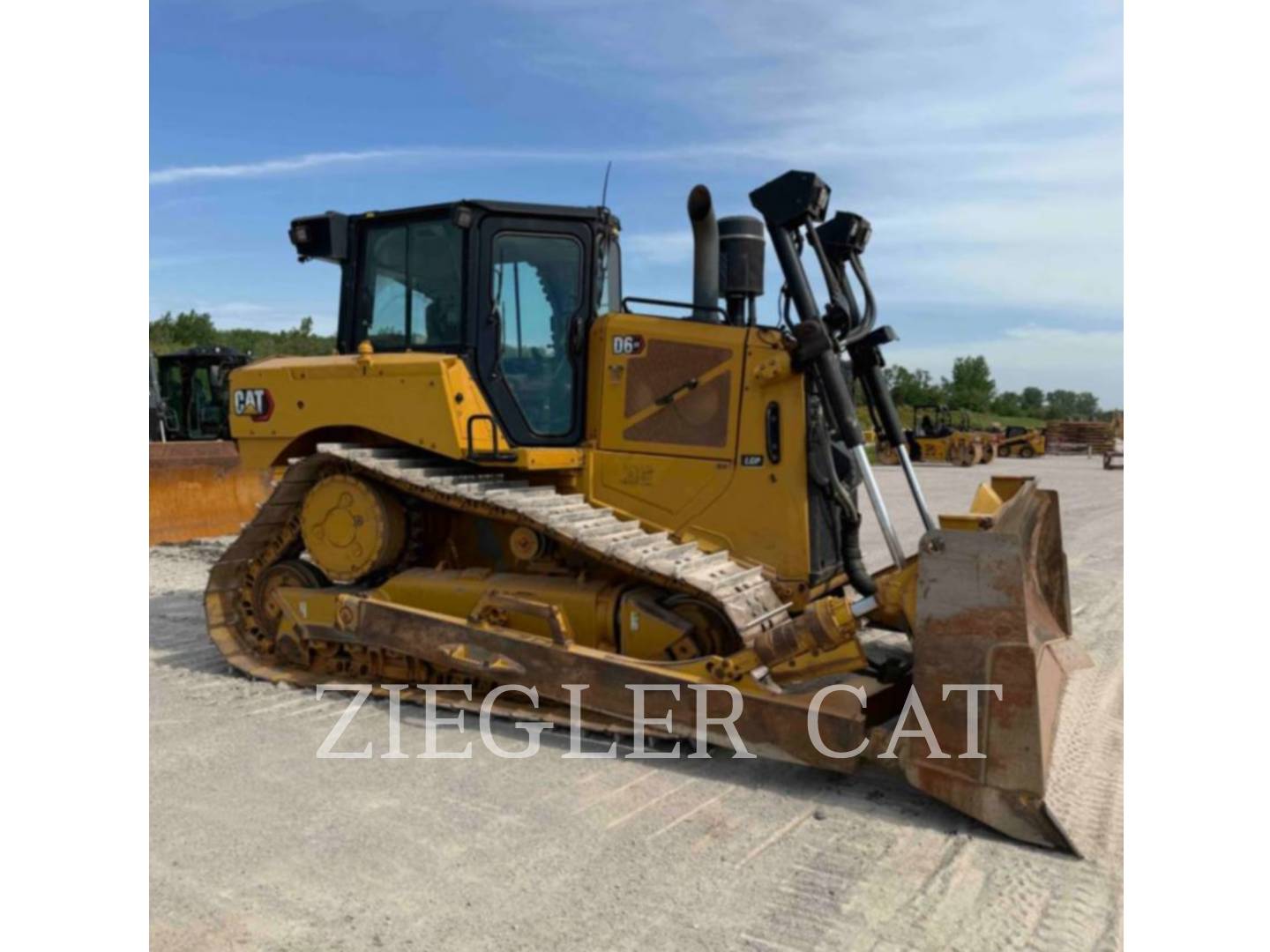 Caterpillar D6XE, 2846 hours, S/N: B7201018, 2022 - Image 2