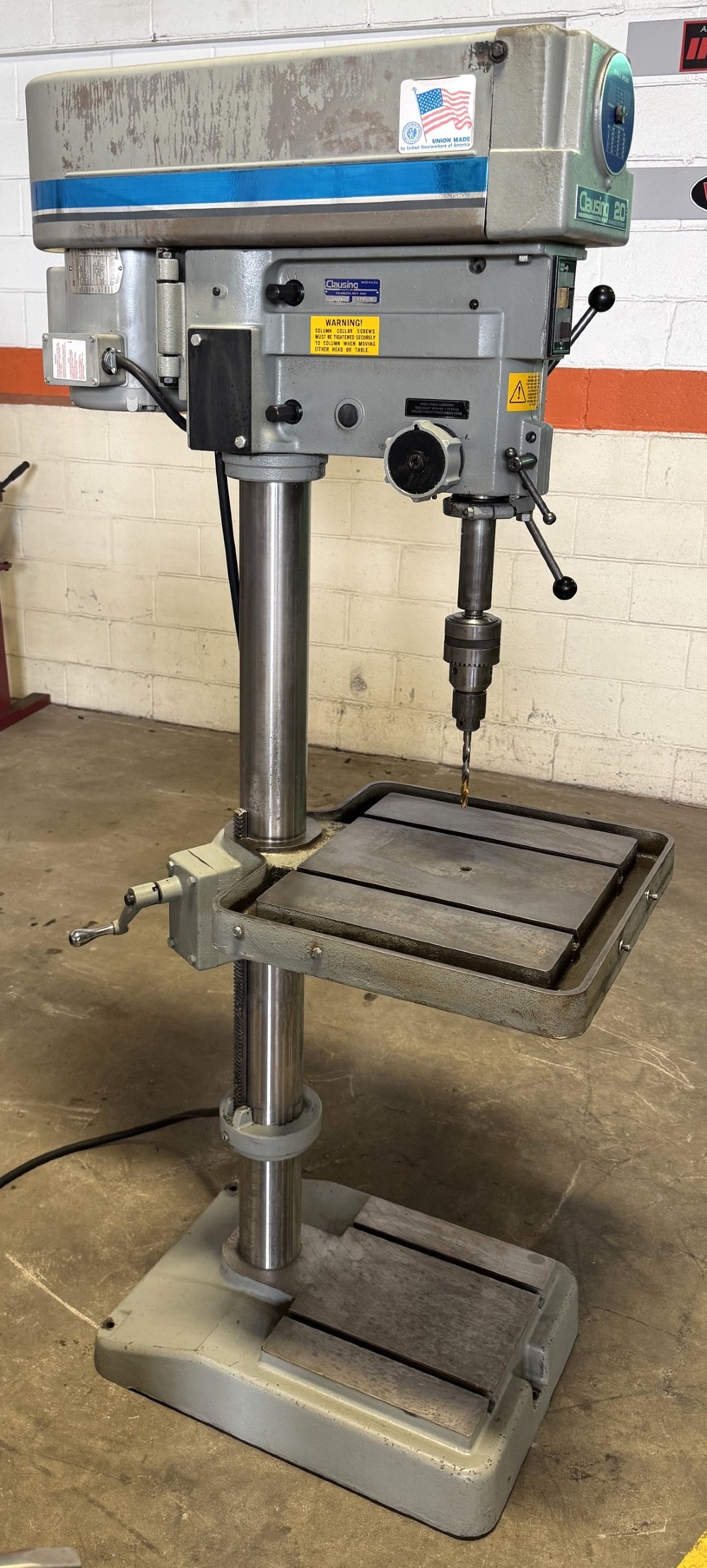 20" Clausing #2221, Single Spindle Drill, 300-2000 RPM, 22" x 19" Table, 1 HP, 1 Phase - Image 4