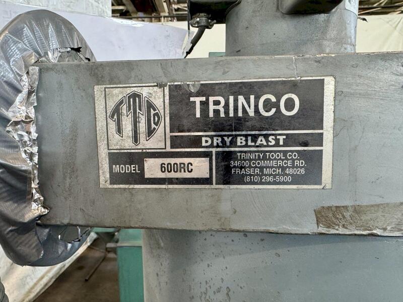 40" x 40" Trinco #40X40SE-Deluxe, blast cabinet, w/ 600RC media collector - Image 5