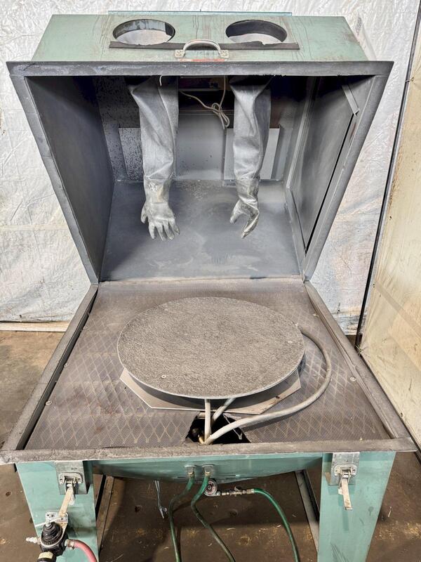 40" x 40" Trinco #40X40SE-Deluxe, blast cabinet, w/ 600RC media collector - Image 7