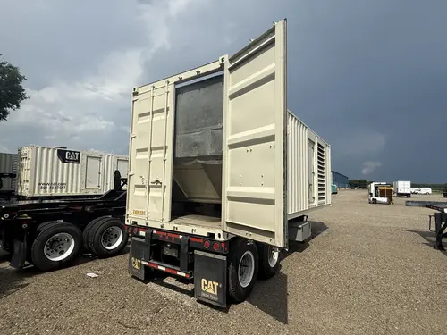 800 KW Caterpillar #XQ800, diesel generator set, 480 Volts, 3-phase, 1105 HP @ 1800 RPM, C27 ACERT engine - Image 6
