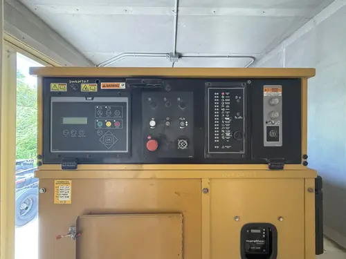 800 KW Caterpillar #XQ800, diesel generator set, 480 Volts, 3-phase, 1105 HP @ 1800 RPM, C27 ACERT engine - Image 8
