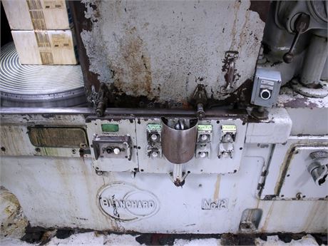 Blanchard #18, rotary surface grinder, 36" chuck, 40" swing, 18" segmented wheel, 3,000 lb., 720 RPM spindle - Image 6