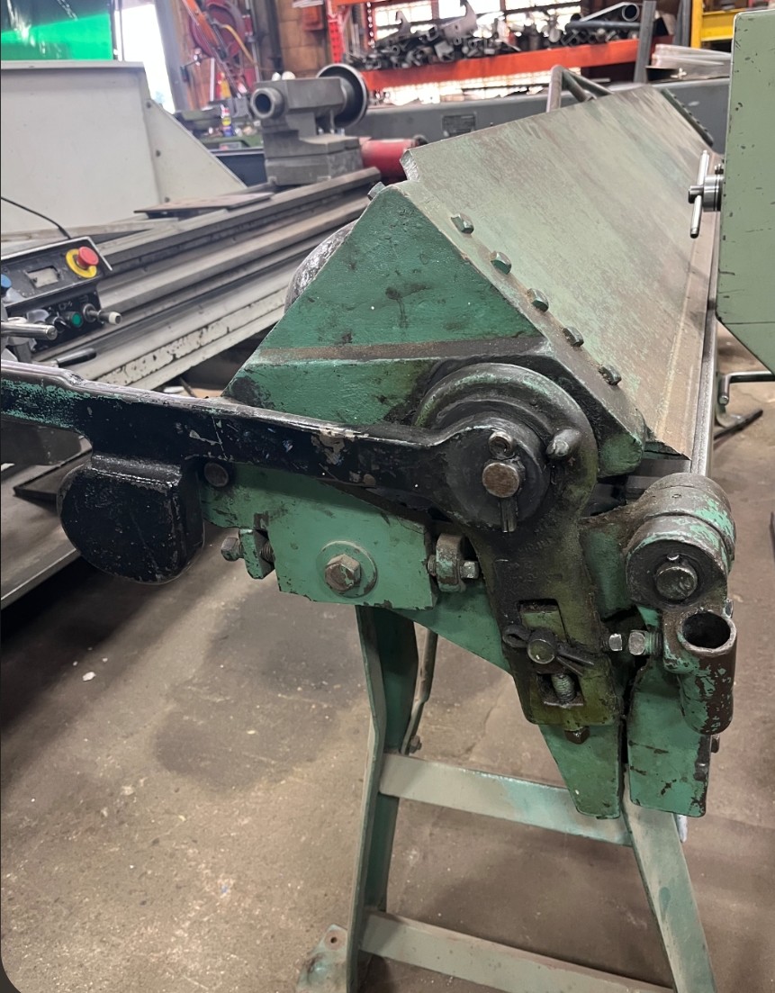 16 gauge x 8' Dreis & Krump #816, apron brake, w/ (2) counter weights - Image 2