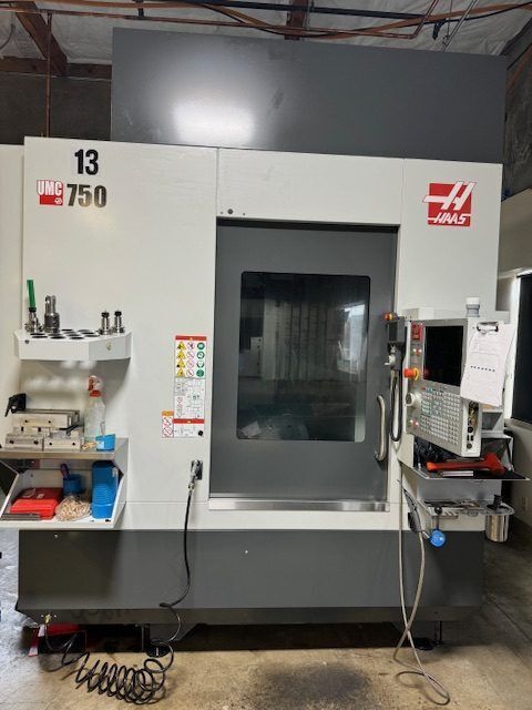 Haas #UMC-750, CNC vertical machining center, 5-axis, 50 automatic tool changer, 30" X, 20" Y, 20" Z, 15000 - Image 2