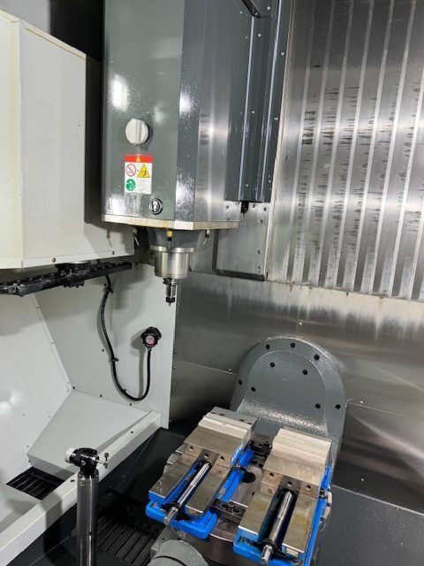 Haas #UMC-750, CNC vertical machining center, 5-axis, 50 automatic tool changer, 30" X, 20" Y, 20" Z, 15000 - Image 5