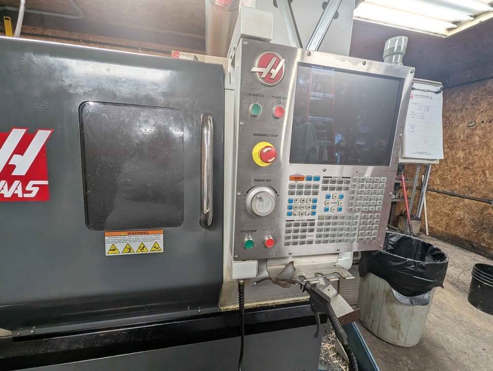 Haas #ST-10, 2-Axis CNC Lathe, 25.2" swing, 16.5" machining length, 14" turning diameter, 6" chuck, 1.7" bar - Image 2