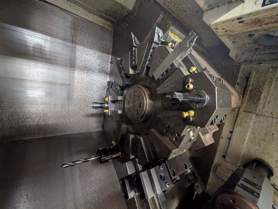 Haas #ST-10, 2-Axis CNC Lathe, 25.2" swing, 16.5" machining length, 14" turning diameter, 6" chuck, 1.7" bar - Image 4