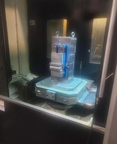 Averex #HS630I, 4-Axis Horizontal Machining Center, 41.3" X, 34.6" Y, 40.2" Z, 25" x 25" pallet, 73 HP, 8000 - Image 4