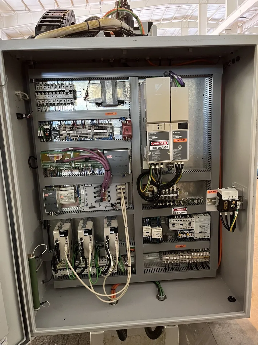 Milltronics #RH20, CNC Vertical Machining Center, 40" X, 20" Y, 24" Z, 54" x 16" table, 18 HP, 8000 RPM, 24 - Image 4