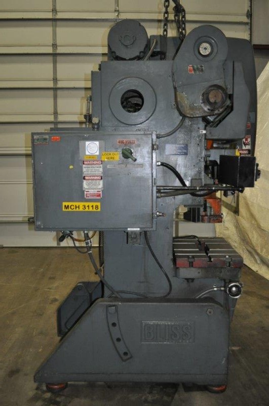 45 Ton, Bliss #C-45, OBI flywheel press, 3" stroke, 12.25" Shut Height, 3" adj., 90 SPM, 29.5" x18" bed, air - Image 2