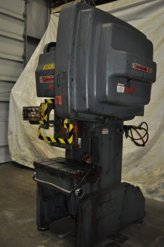 45 Ton, Bliss #C-45, OBI flywheel press, 3" stroke, 12.25" Shut Height, 3" adj., 90 SPM, 29.5" x18" bed, air - Image 3