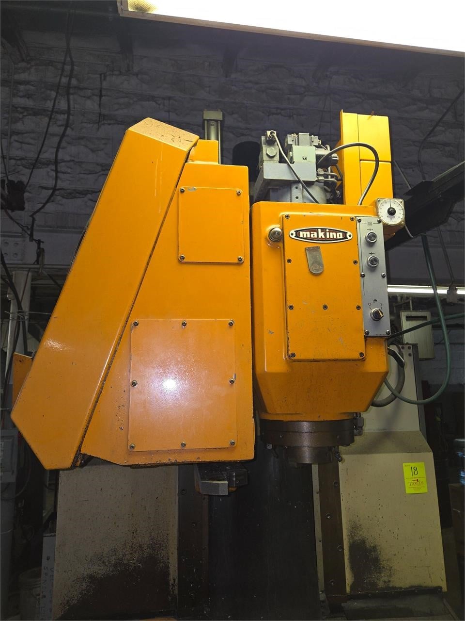 Makino milling machine, 1981 - Image 2