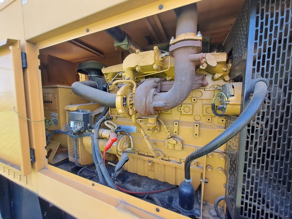 100 KW Caterpillar #D100P, diesel generator set, 125 kVA, 480/277 Volts, 3-phase, 2005 - Image 8