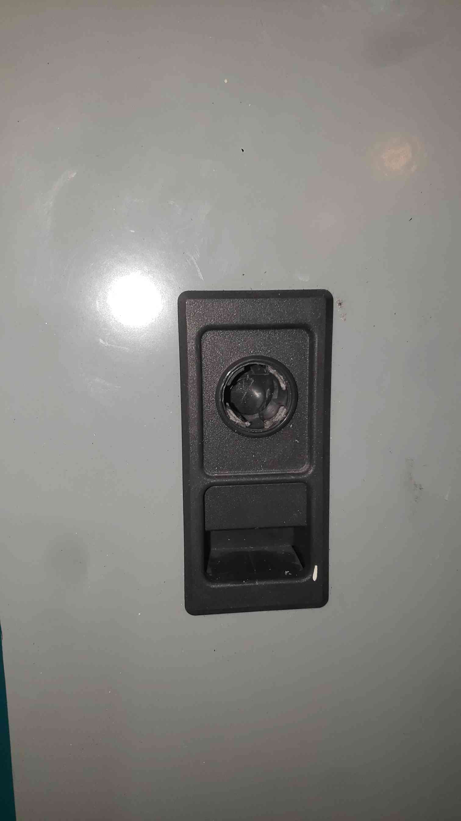 400 Amp. Cutler-Hammer, PRL3a Pow-R-Line, Panelboard, w/ Breakers, 3 phase, 120/208 Volts - Image 3