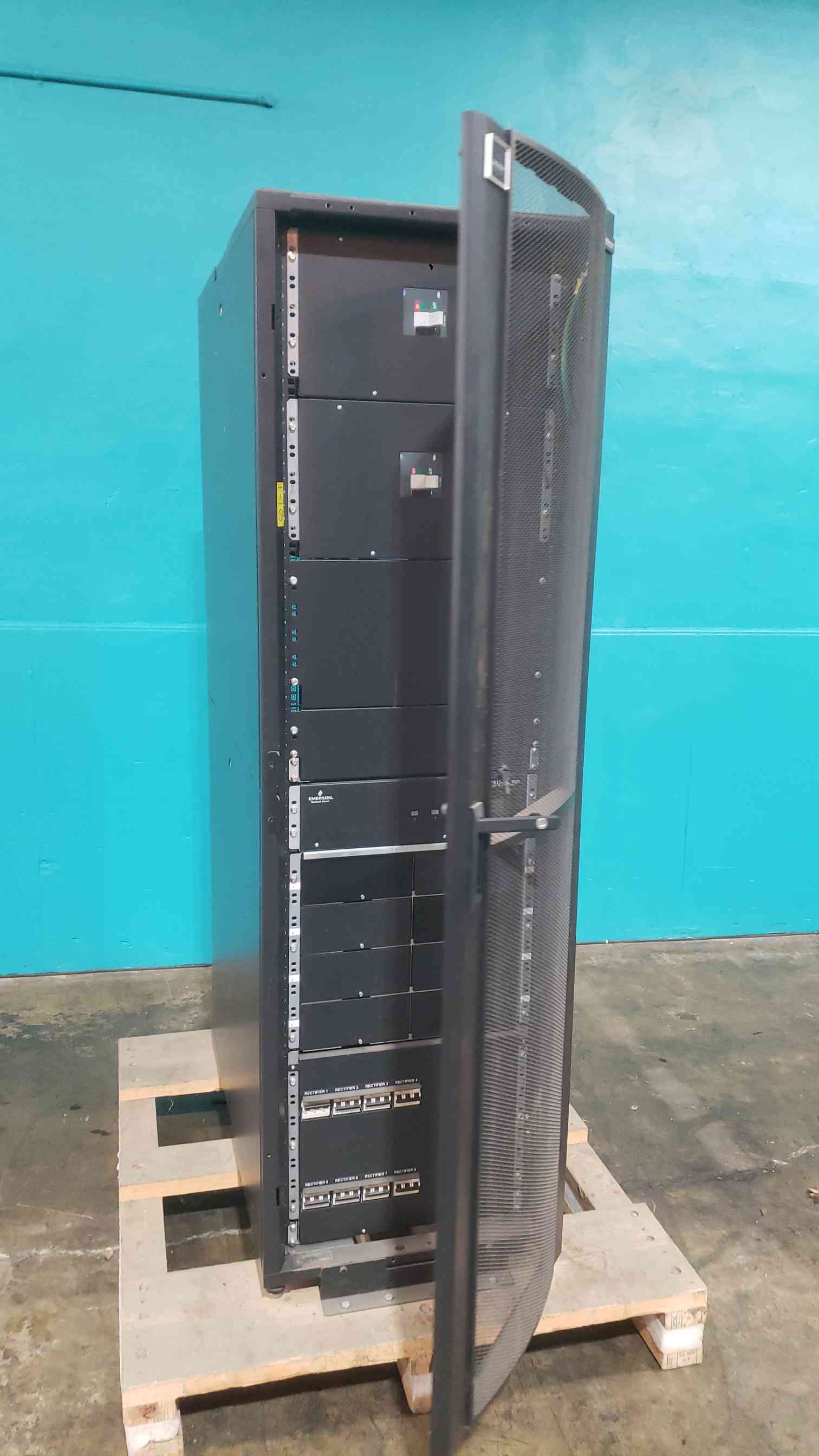 400 VDC NetSure #9500, DC Power System Rectifier, w/ (7) Emerson R400-15000e 15 kW Modules - Image 2
