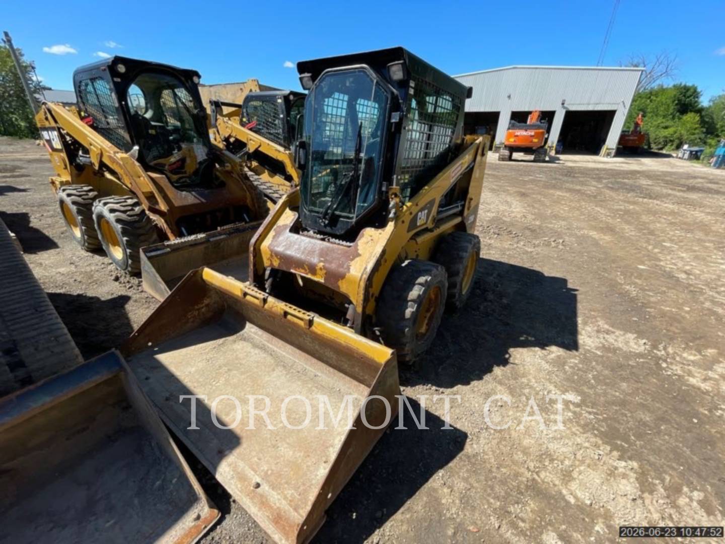 Cat 226B3, Skid Steer Loader, 2588 hours, S/N: MWD06743, 2015 - Image 1