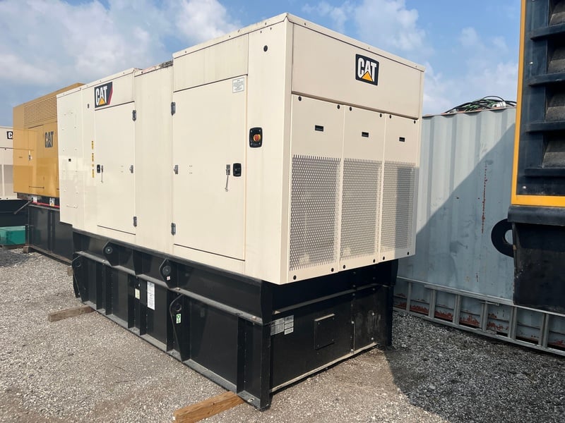 300 KW Caterpillar #D300GC, diesel generator set, 277/480 Volts, 187 hours, C9 engine, Tier 3, sound - Image 3