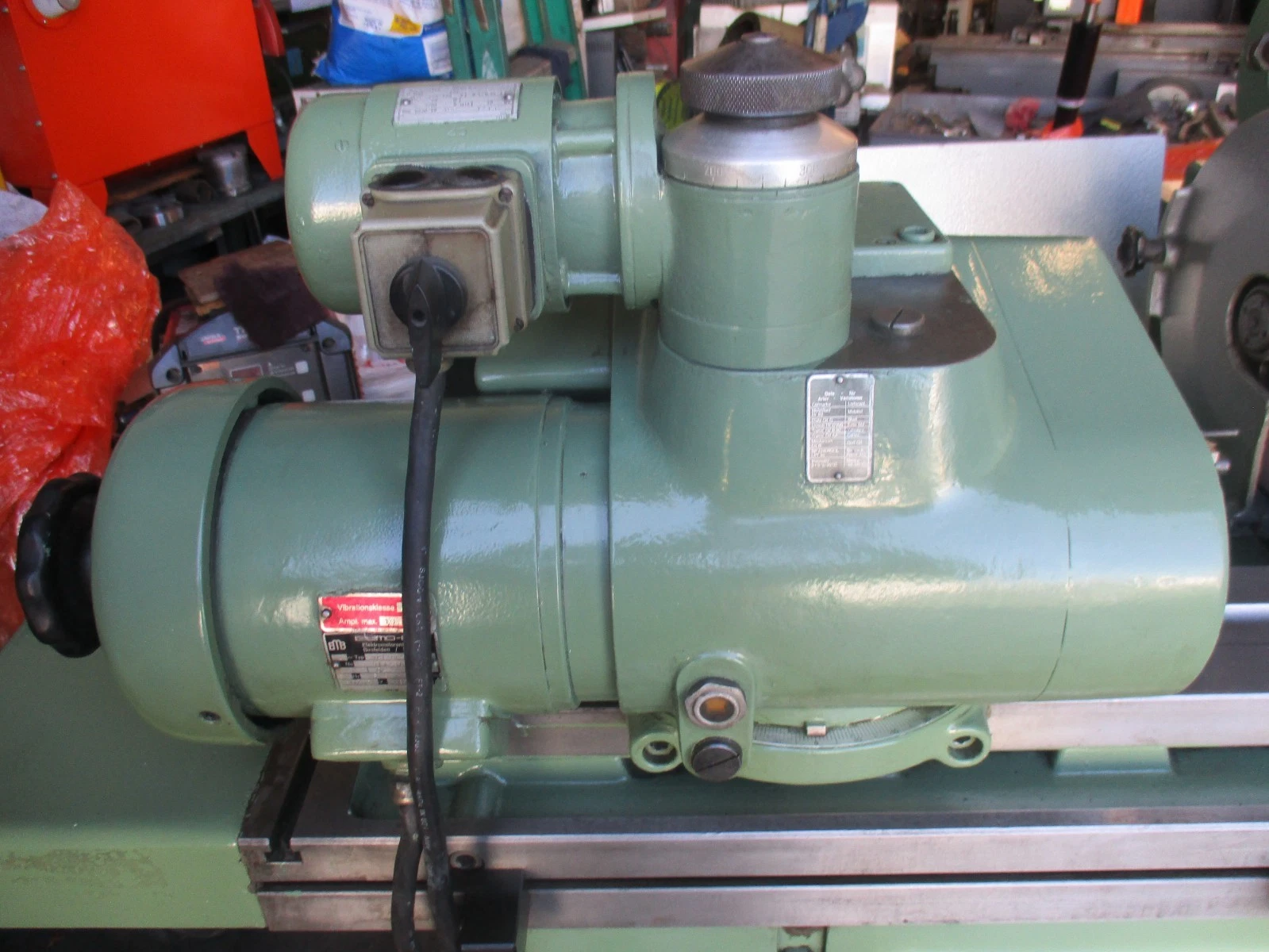 8" x 16" Tschudin #HTG-400, plain cylindrical grinder, precision outside dimension grinder - Image 8