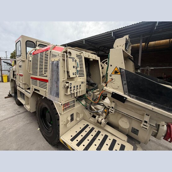 Normet #Alpha-30, Underground Shotcrete Sprayer, SB 307 spray boom, Deutz Diesel engine, 2015 - Image 4