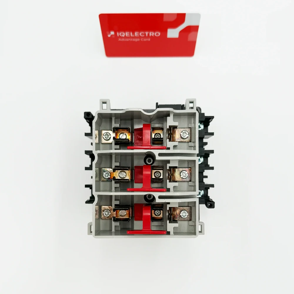 30 Amp. Allen-Bradley, 194R-NC030P3, Fusible Disconnect Switch, 600 VAC, 250 VDC - Image 1