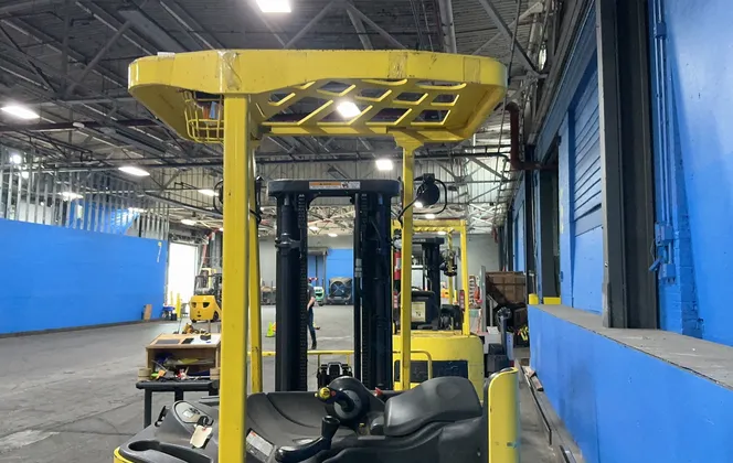 2850 lb. Hyster #E30HSD3-18, Electric Stand-Up Forklift, 4" x 42" Forks, 192.9" Lift Height, 24" Mast Height - Image 4
