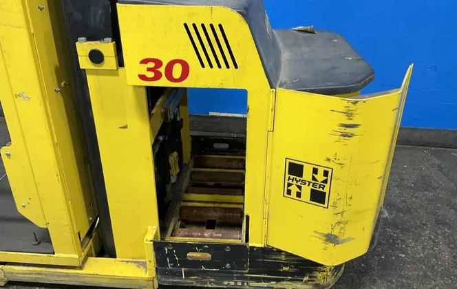 3000 lb. Hyster #R30XM3, Order Picker, 4" x 48" Forks, 195" Lift Height, 24" Mast Height, 36 V., 993 Hours - Image 7