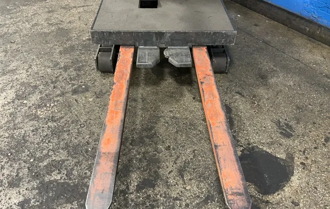 3000 lb. Toyota #6BPU15, Electric Order Picker, 4" x 48" Forks, 240" Lift Height, 107" Mast Height, 14150 - Image 5