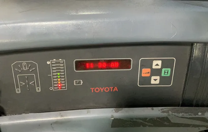 3000 lb. Toyota #6BPU15, Electric Order Picker, 4" x 48" Forks, 240" Lift Height, 107" Mast Height, 14150 - Image 8