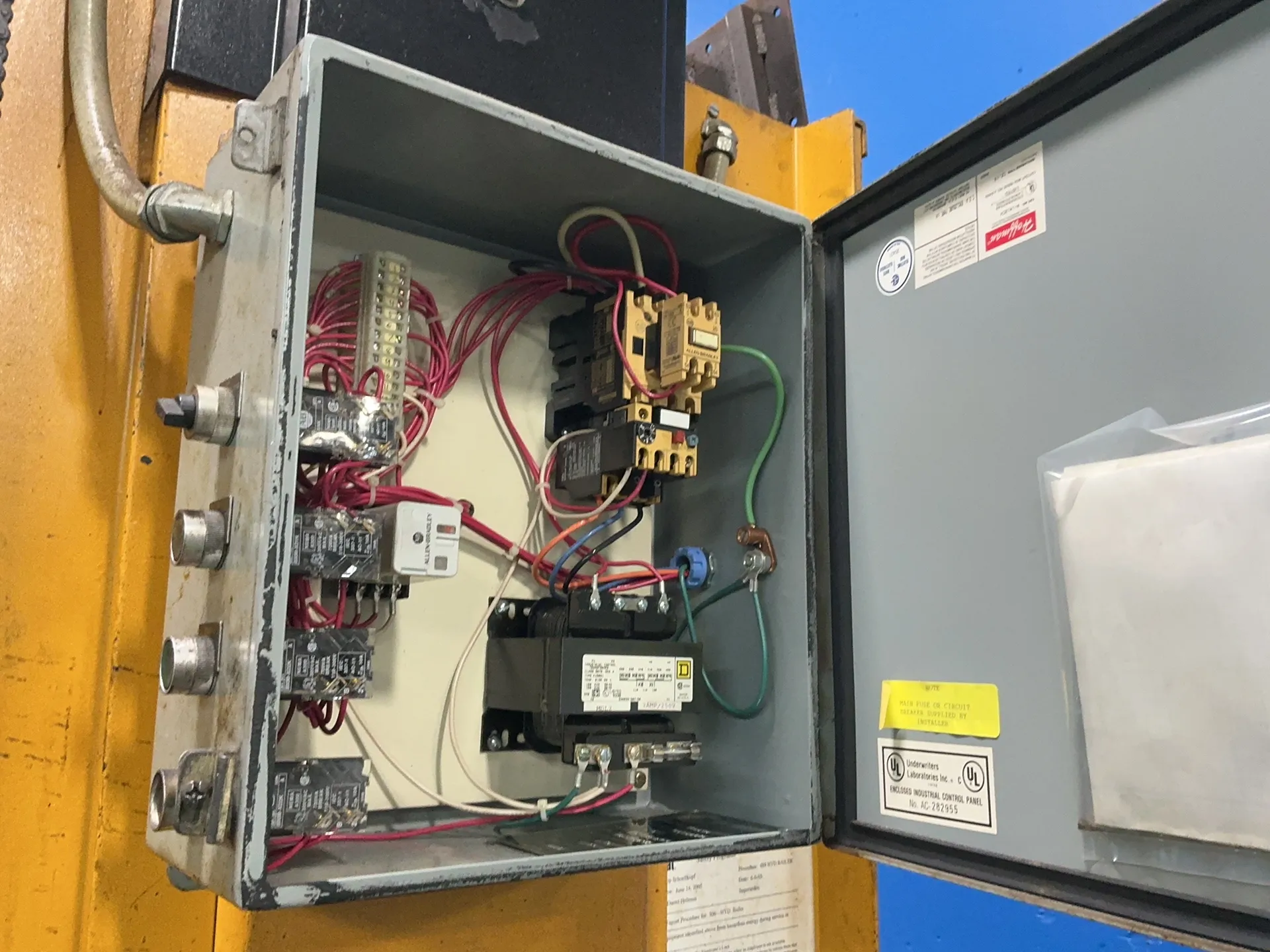 30" x 60" Gpi Divison #M60MD, Vertical Baler, 5 HP, 3450 RPM, 3 phase, 208-230/460 V. - Image 2