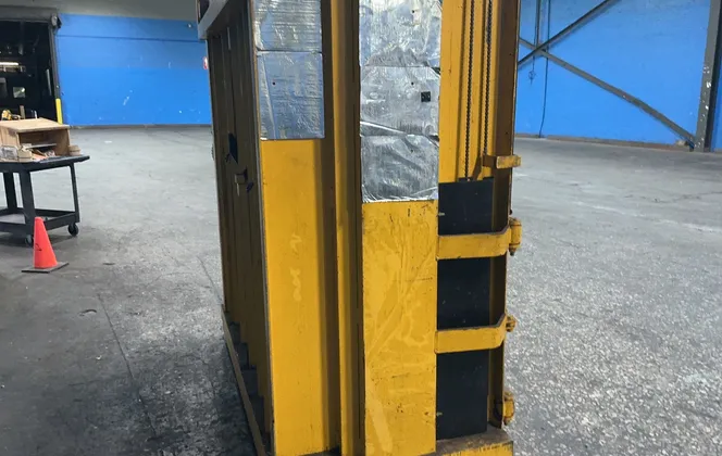 30" x 60" Gpi Divison #M60MD, Vertical Baler, 5 HP, 3450 RPM, 3 phase, 208-230/460 V. - Image 7