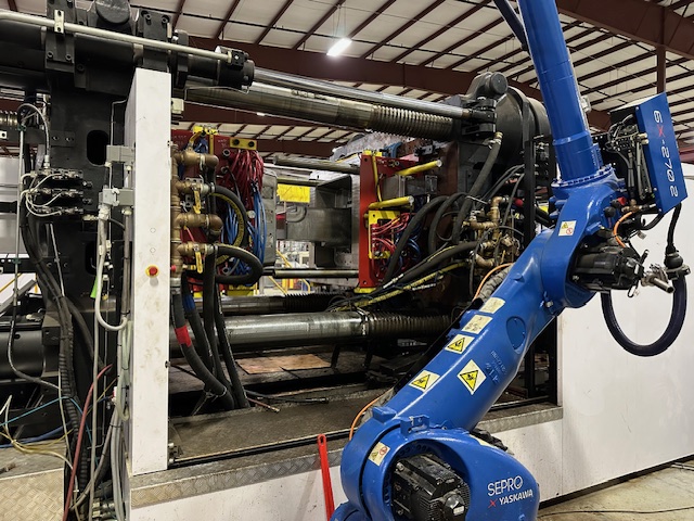 2200 Ton, 533 oz., Borche #BU2200-V, injection molding machine with Yaskawa robot, Keba Control, 2024 - Image 2