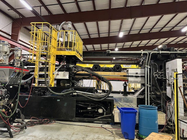 2200 Ton, 533 oz., Borche #BU2200-V, injection molding machine with Yaskawa robot, Keba Control, 2024 - Image 3
