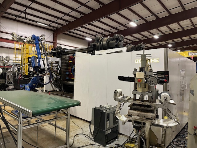 2200 Ton, 533 oz., Borche #BU2200-V, injection molding machine with Yaskawa robot, Keba Control, 2024 - Image 5