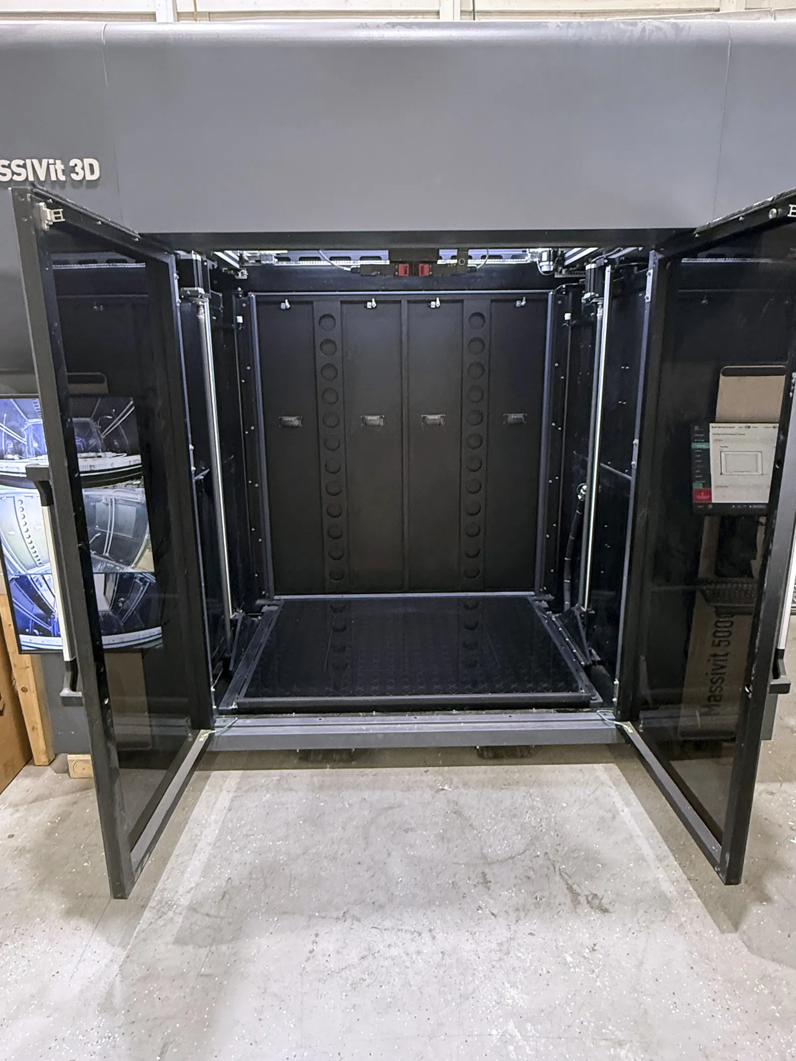 Massivit #5000, large format 3D printer, 57" x 44" x 71" build, 500 lb, 2 print heads, 300 mm/sec, 2021 - Image 4