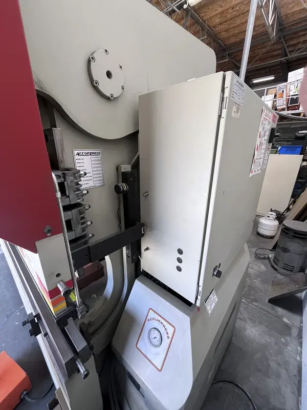 130 Ton, Accurpress #713010, CNC press brake, 10' overall, 100" between housing, 8" stroke, 10" throat, 14" - Image 4