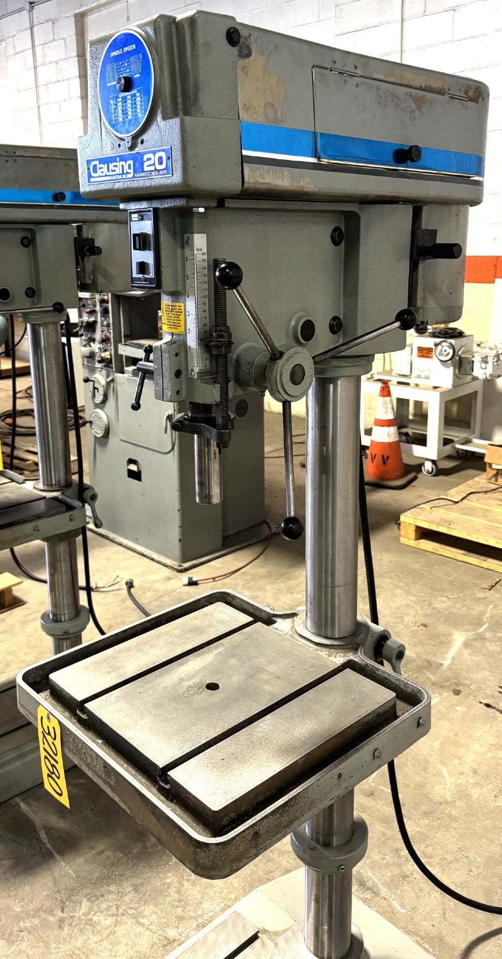 20" Clausing #2221, Single Spindle Drill, 300-2000 RPM, 22" x 19" Table, 1 HP, 1 Phase - Image 5
